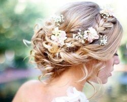 Wedding Hair Style Tips: Choose Your Wedding Day Hairstyle Carefully